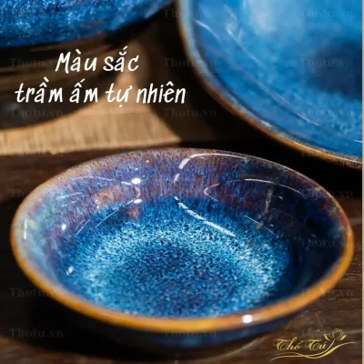 Bát đĩa màu sắc trầm ấm tự nhiên của nhà hàng cơm niêu