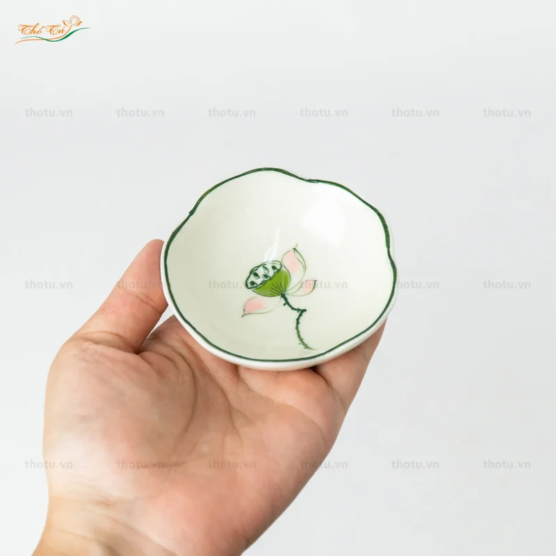 Bát gia vị hình hoa men kem đài sen